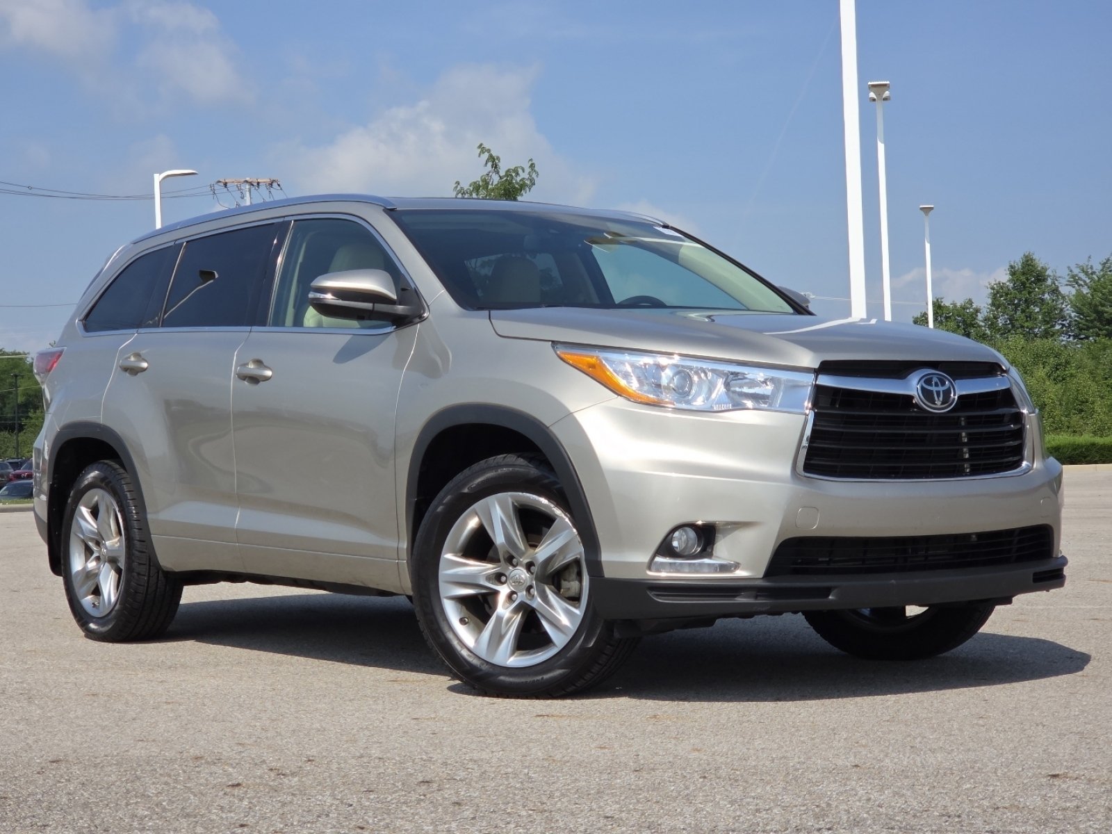 Used 2015 Toyota Highlander Limited Platinum AWD/4WD image 2