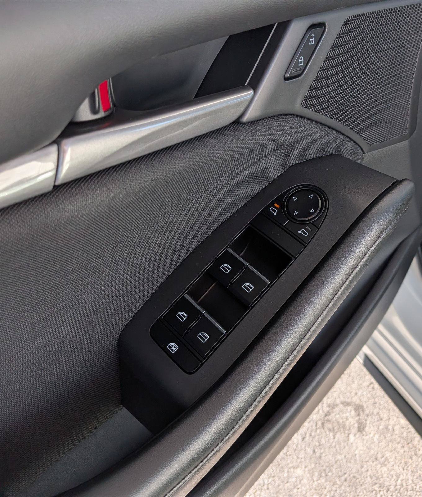 Certified 2025 MAZDA MAZDA3 s w/ Black Accent Package FWD image 14