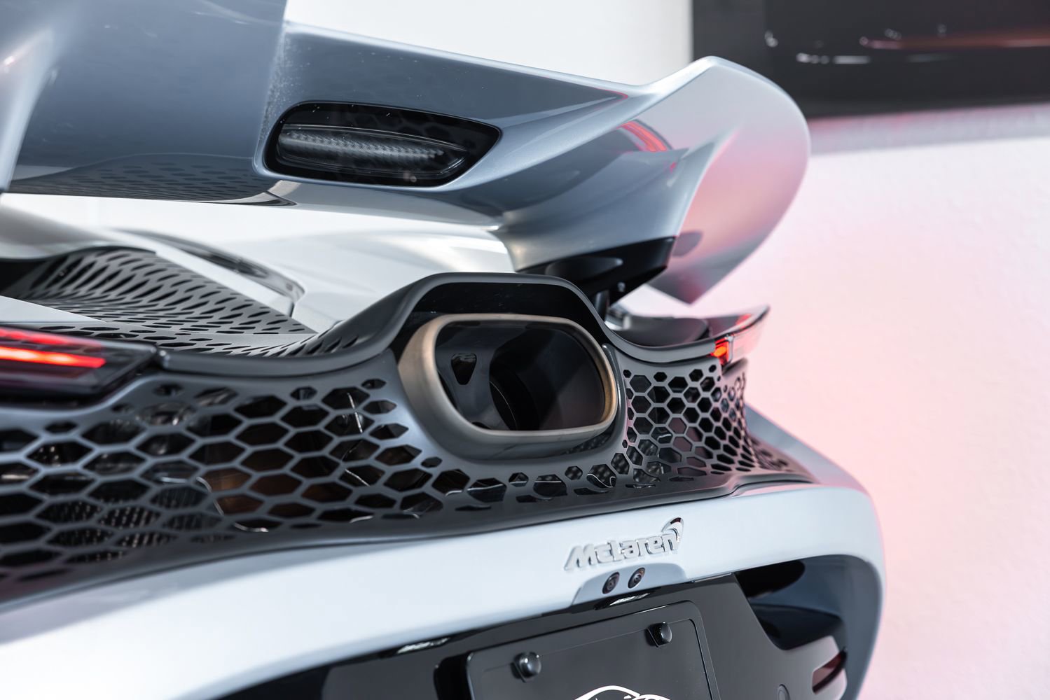 Used 2024 McLaren 750S image 18