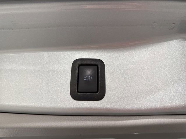 Used 2019 Toyota Highlander XLE image 15