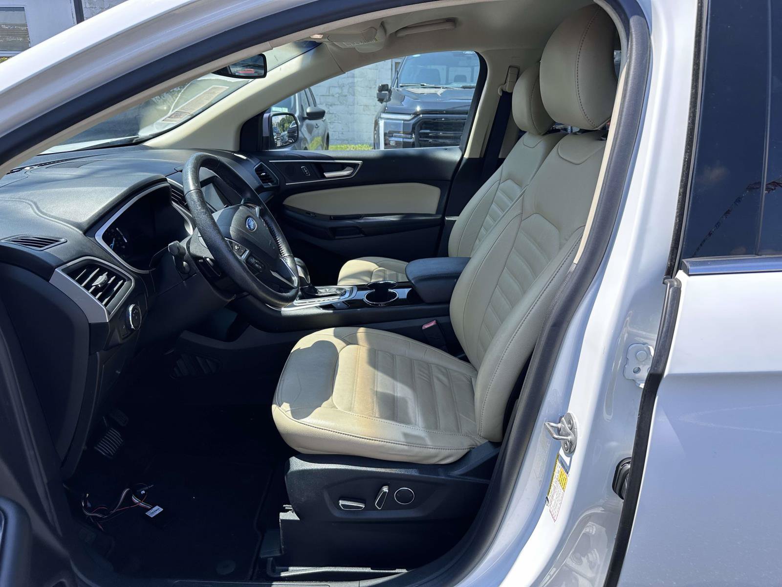 Used 2016 Ford Edge SEL w/ Equipment Group 201A AWD/4WD image 12