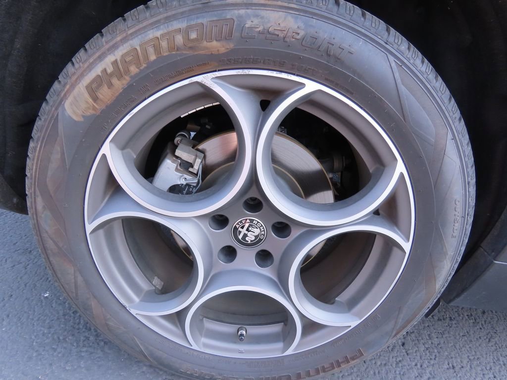 Used 2021 Alfa Romeo Stelvio Sprint w/ Nero Edizione image 17