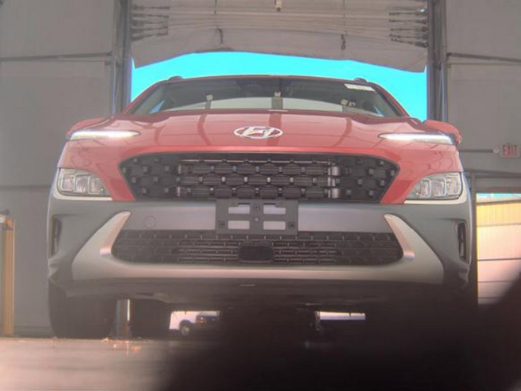 Used 2023 Hyundai Kona Limited image 3