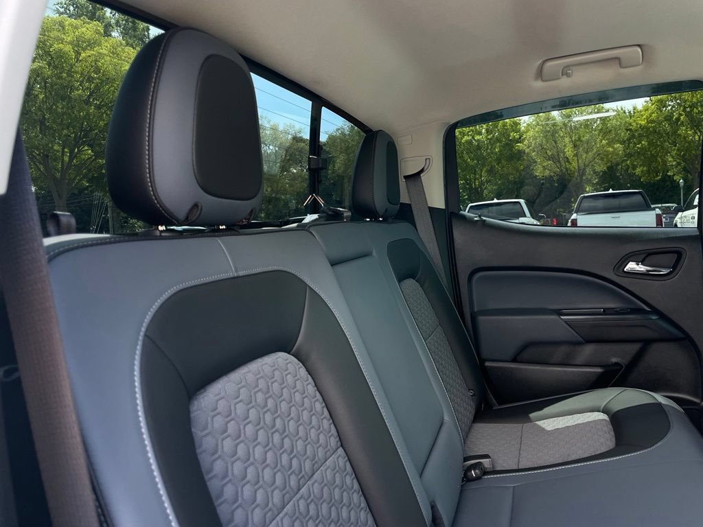 Used 2022 Chevrolet Colorado Z71 AWD/4WD image 33