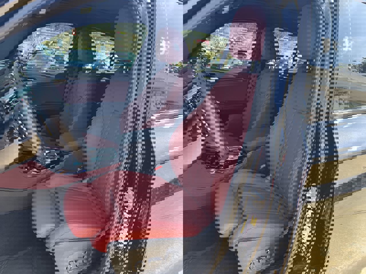 Certified 2025 BMW X4 xDrive30i image 14