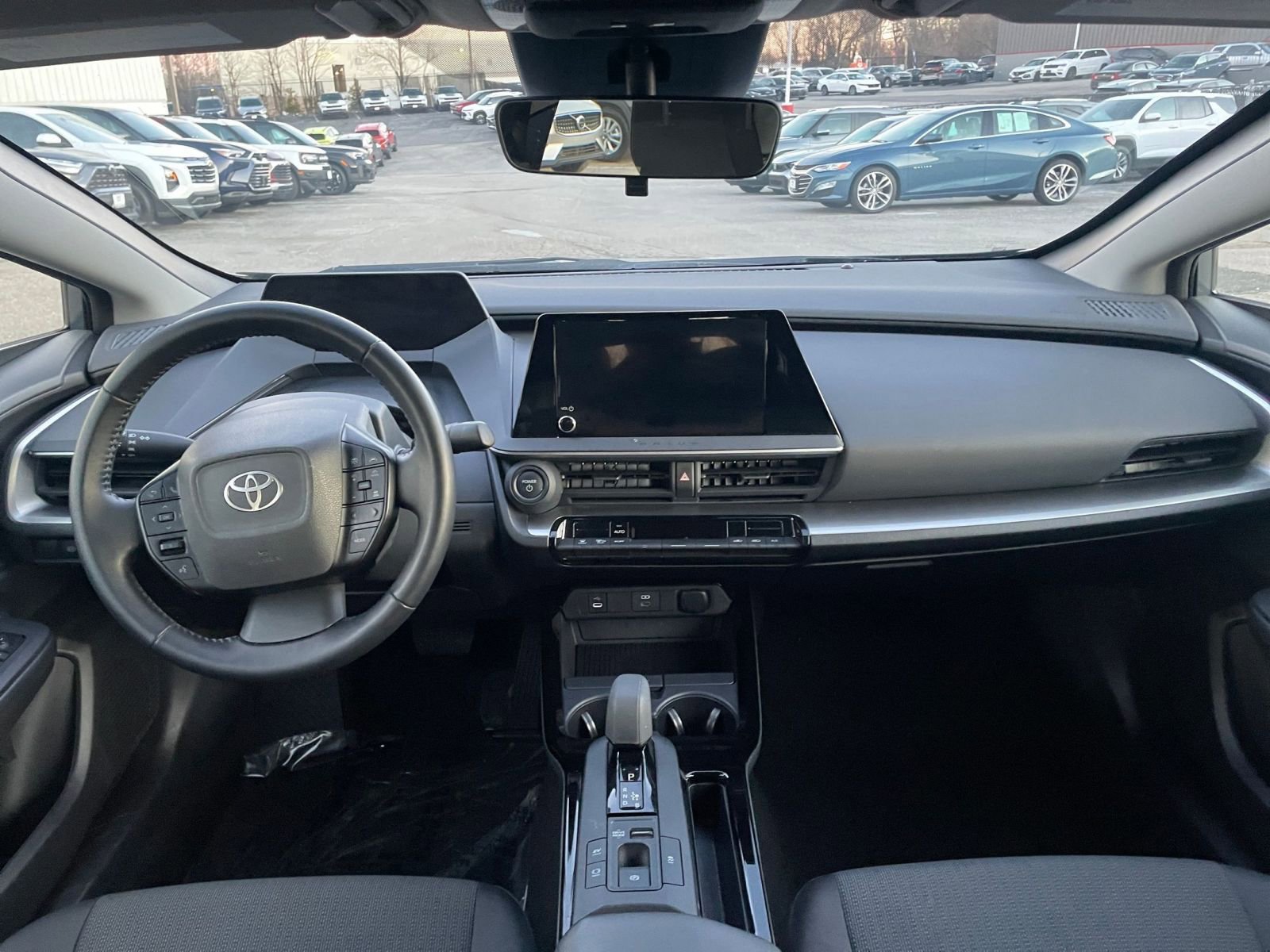 Used 2025 Toyota Prius LE image 31