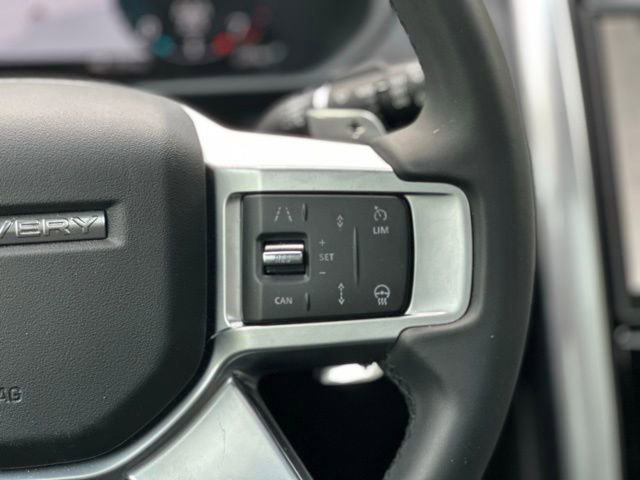 Used 2025 Land Rover Discovery S image 26