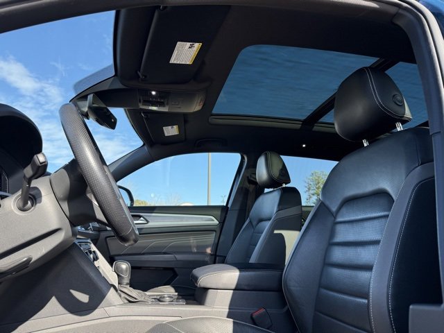 Used 2021 Volkswagen Atlas Cross Sport SEL Premium image 25