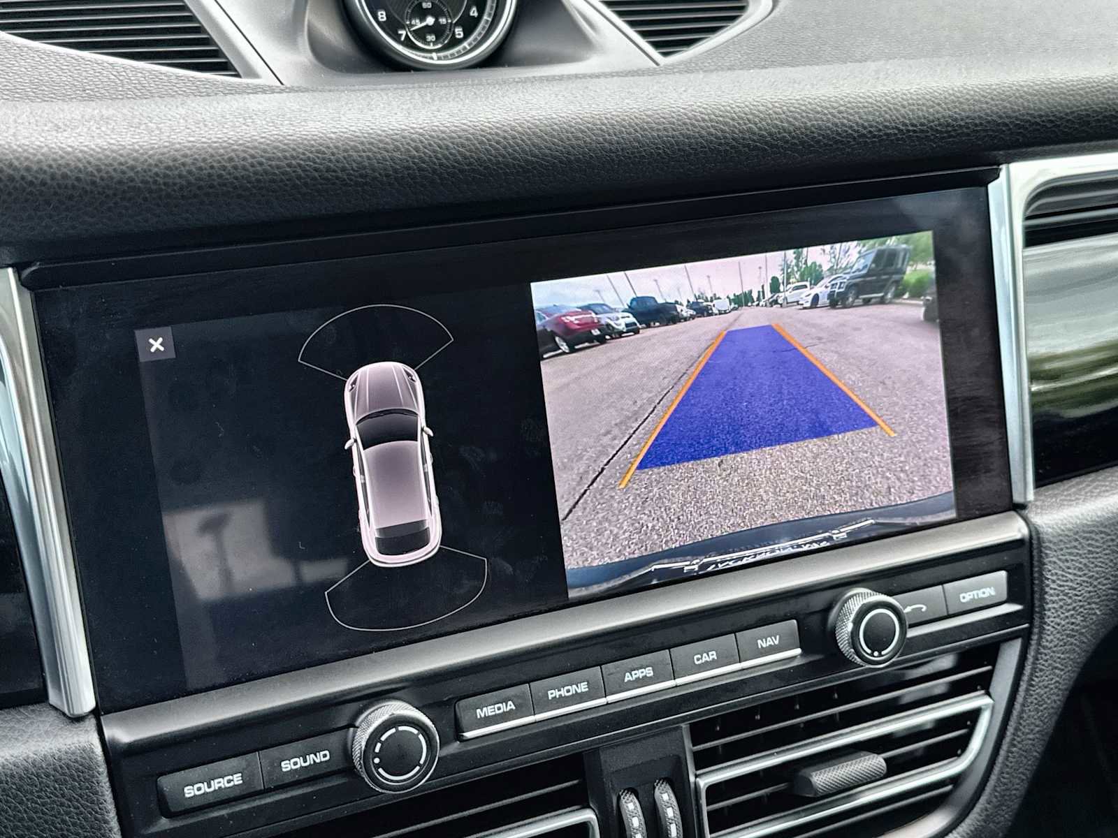 Used 2020 Porsche Macan image 27