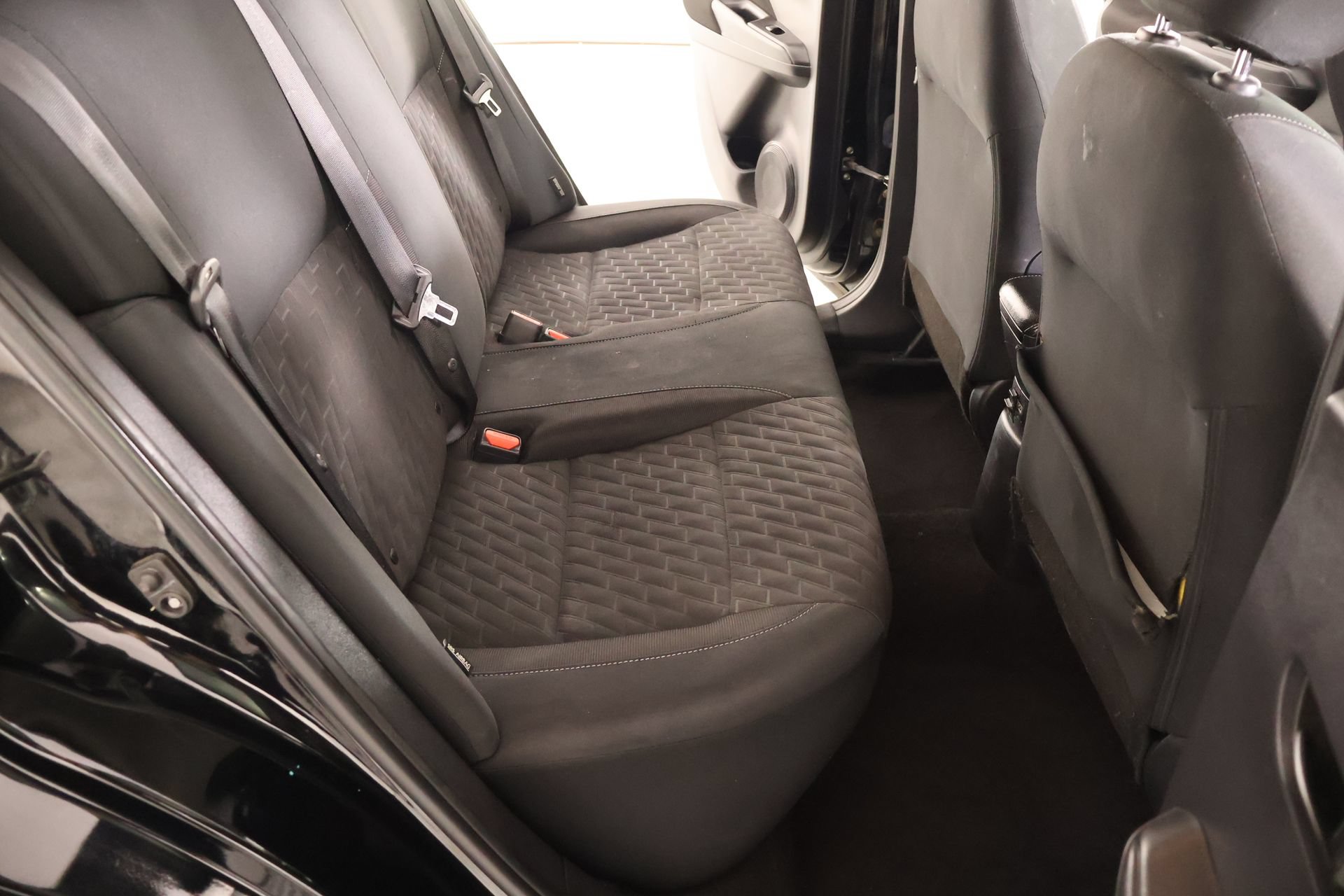 Used 2022 Nissan Kicks S FWD image 13