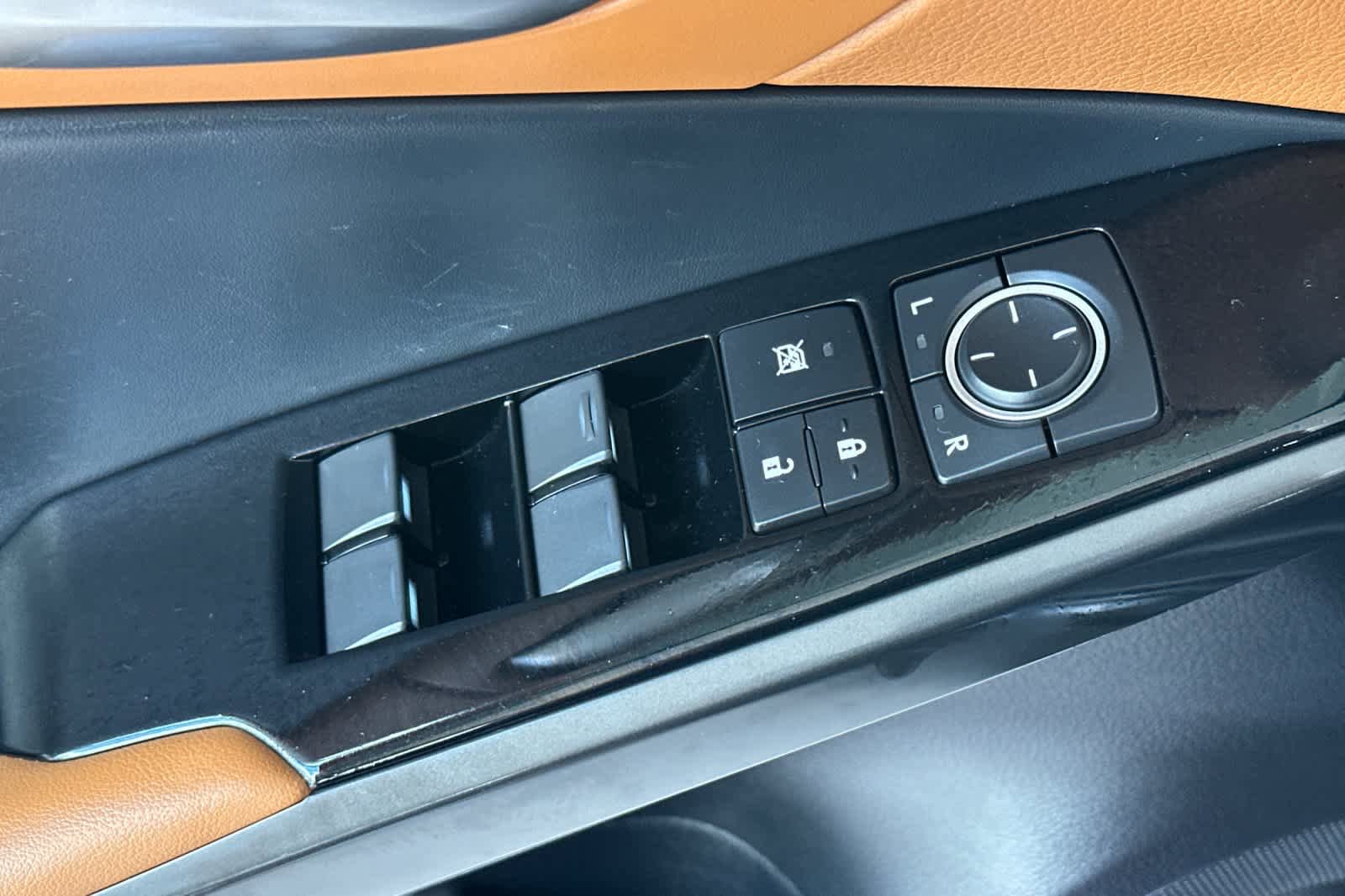 Used 2025 Lexus IS 300 F Sport w/ Accessory Package 2 RWD image 13
