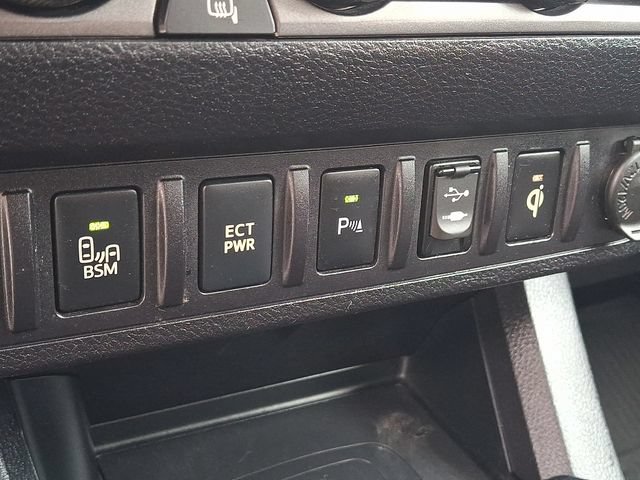 Certified 2017 Toyota Tacoma TRD Sport w/ Premium & Technology Package AWD/4WD image 27