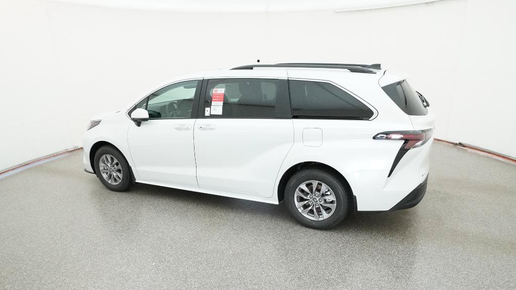 New 2026 Toyota Sienna XLE FWD image 7