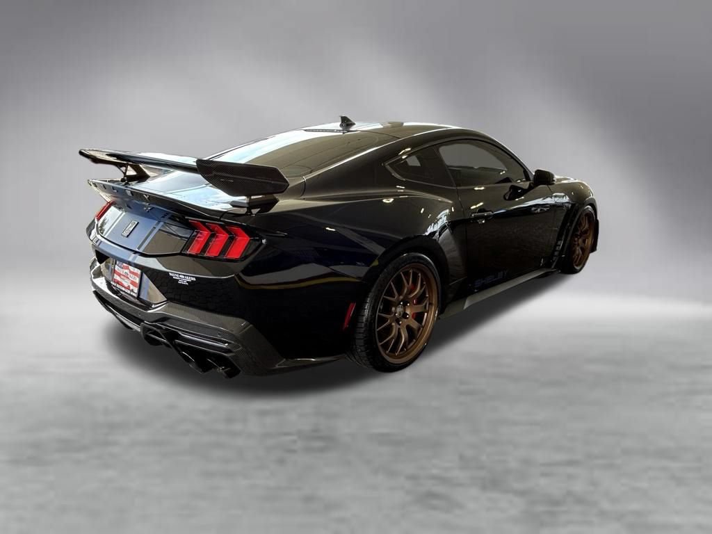 Used 2025 Ford Mustang GT Premium w/ GT Performance Package RWD image 4