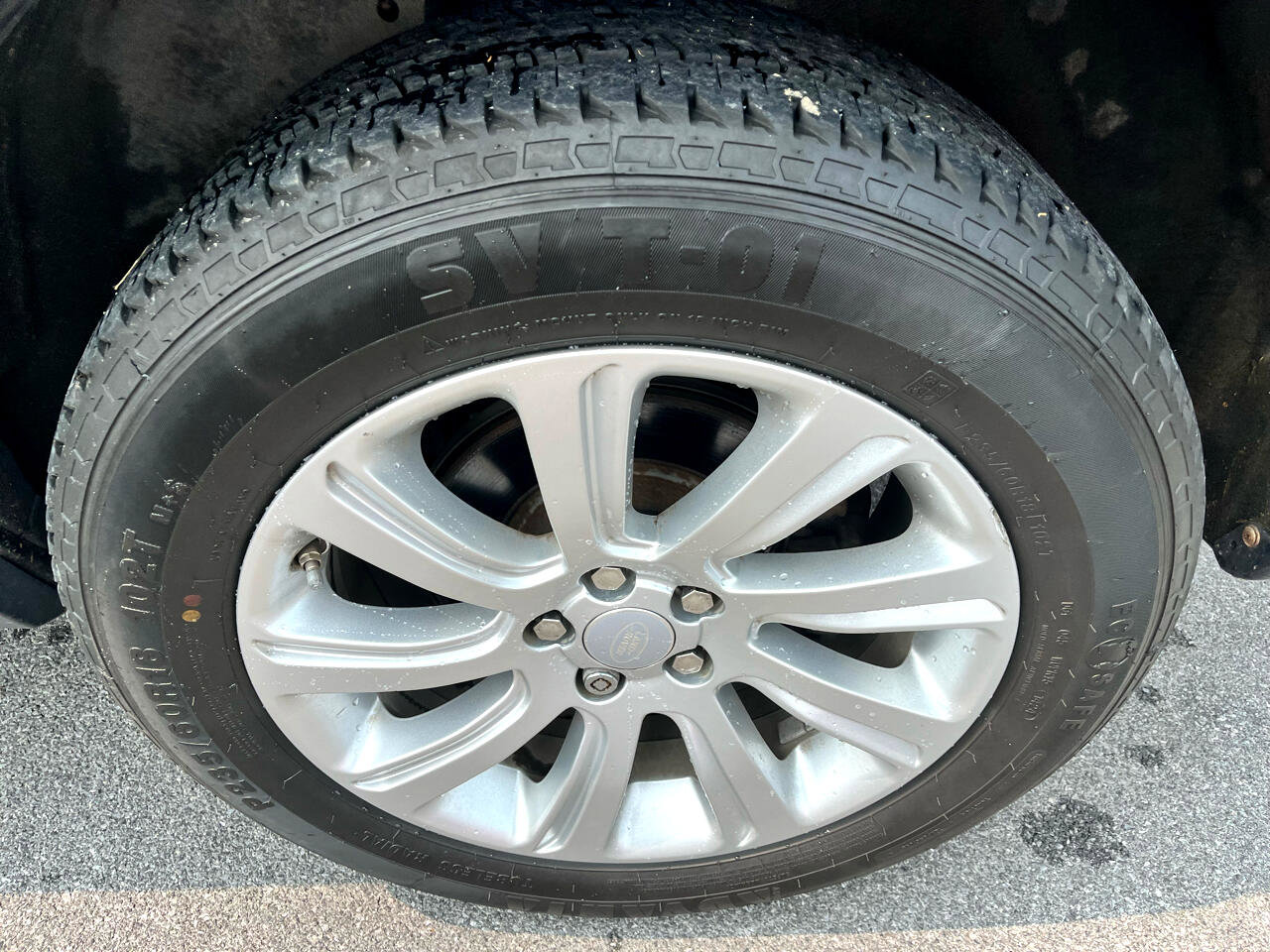 Used 2018 Land Rover Discovery Sport SE image 9