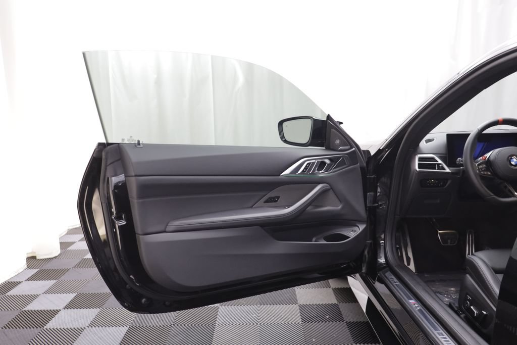 Used 2025 BMW M4 xDrive Competition w/ Parking Assistance Package AWD/4WD image 4