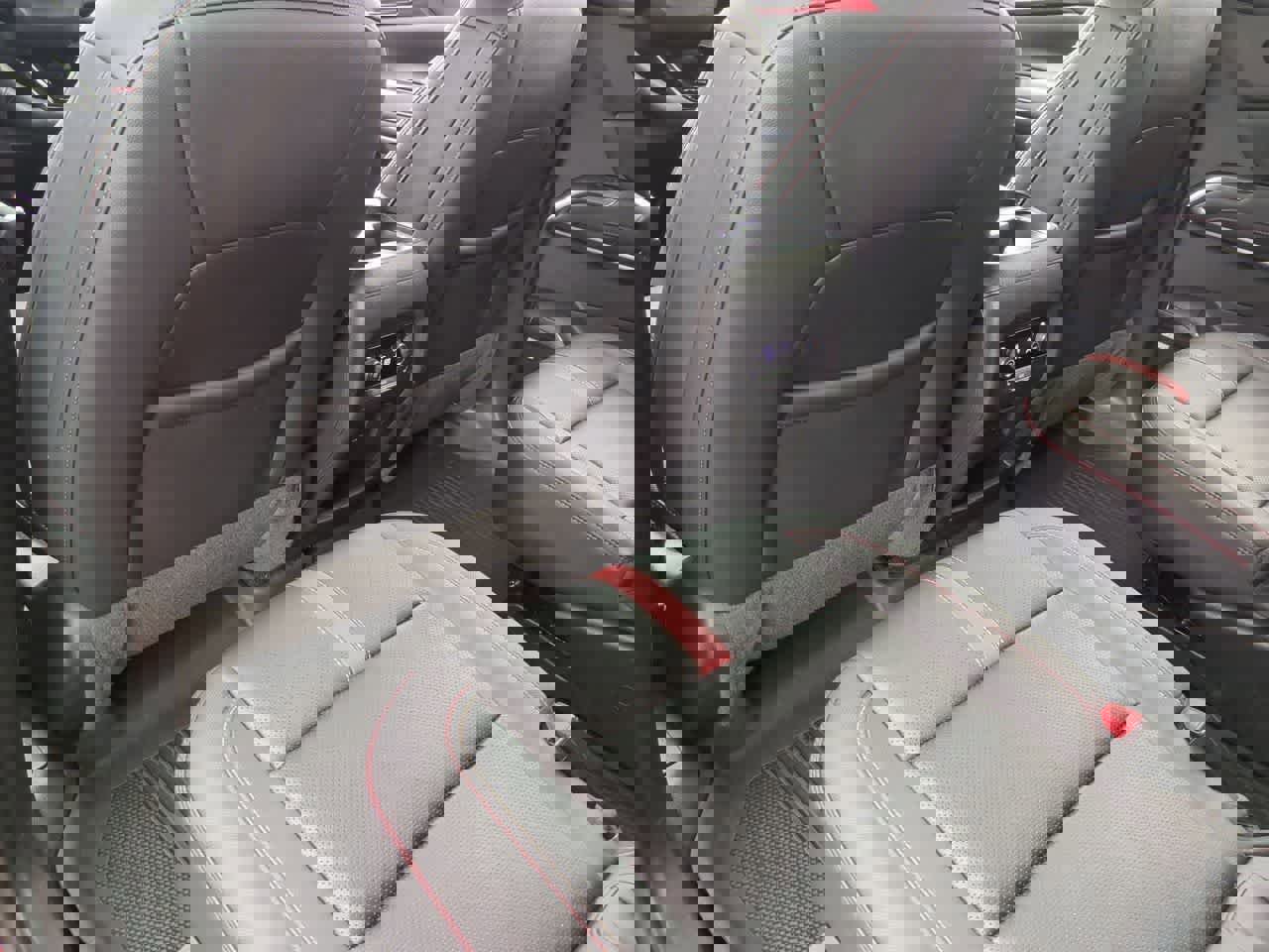 Used 2024 Chevrolet Traverse RS image 18