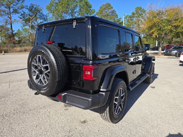 New 2026 Jeep Wrangler Unlimited Sahara AWD/4WD image 4