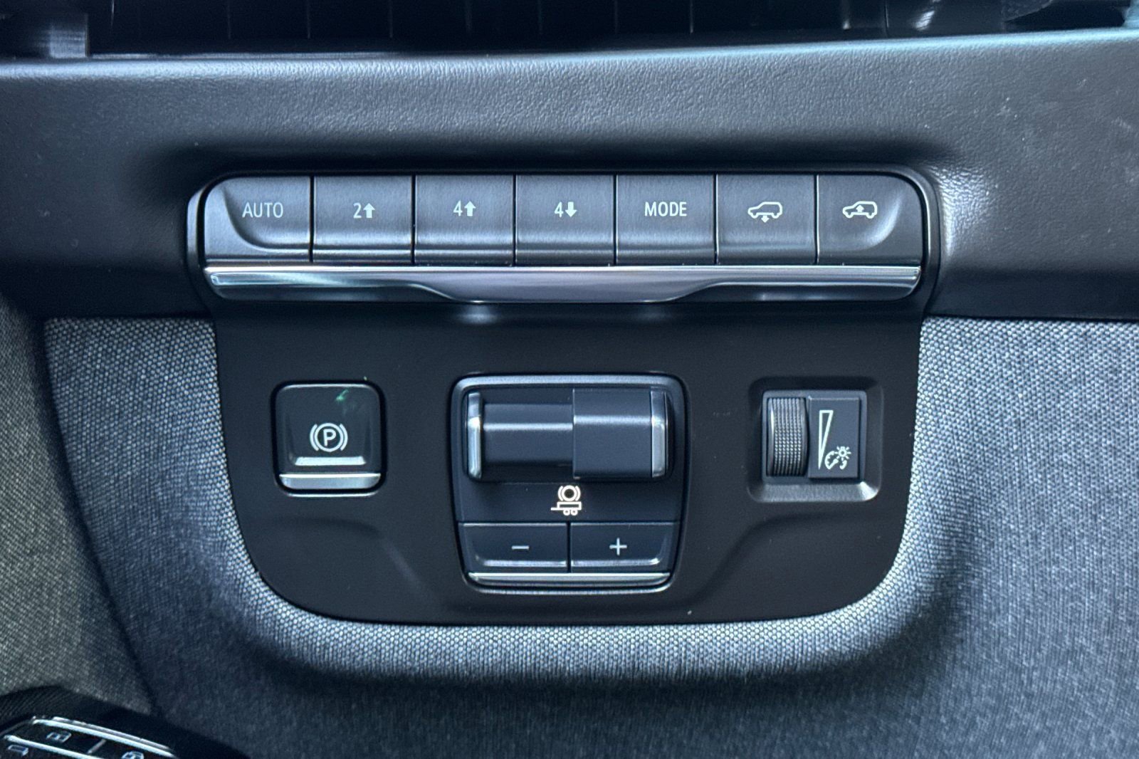 Certified 2025 Cadillac Escalade Sport Platinum AWD/4WD image 35