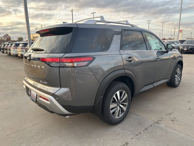 New 2025 Nissan Pathfinder SL image 5