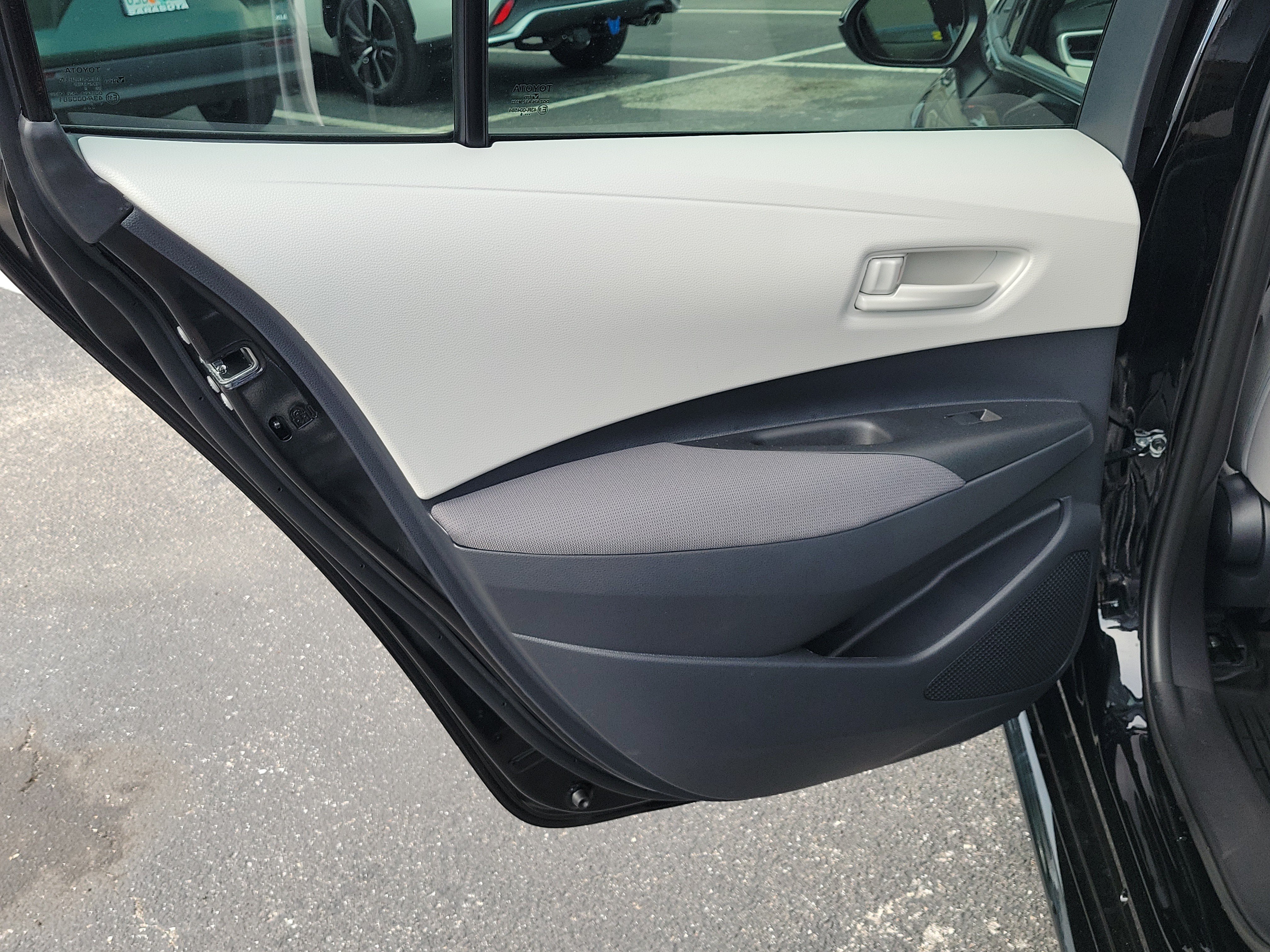 Used 2026 Toyota Corolla LE FWD image 12