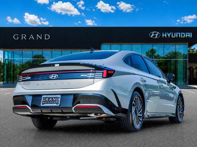Certified 2025 Hyundai Sonata SEL FWD image 7