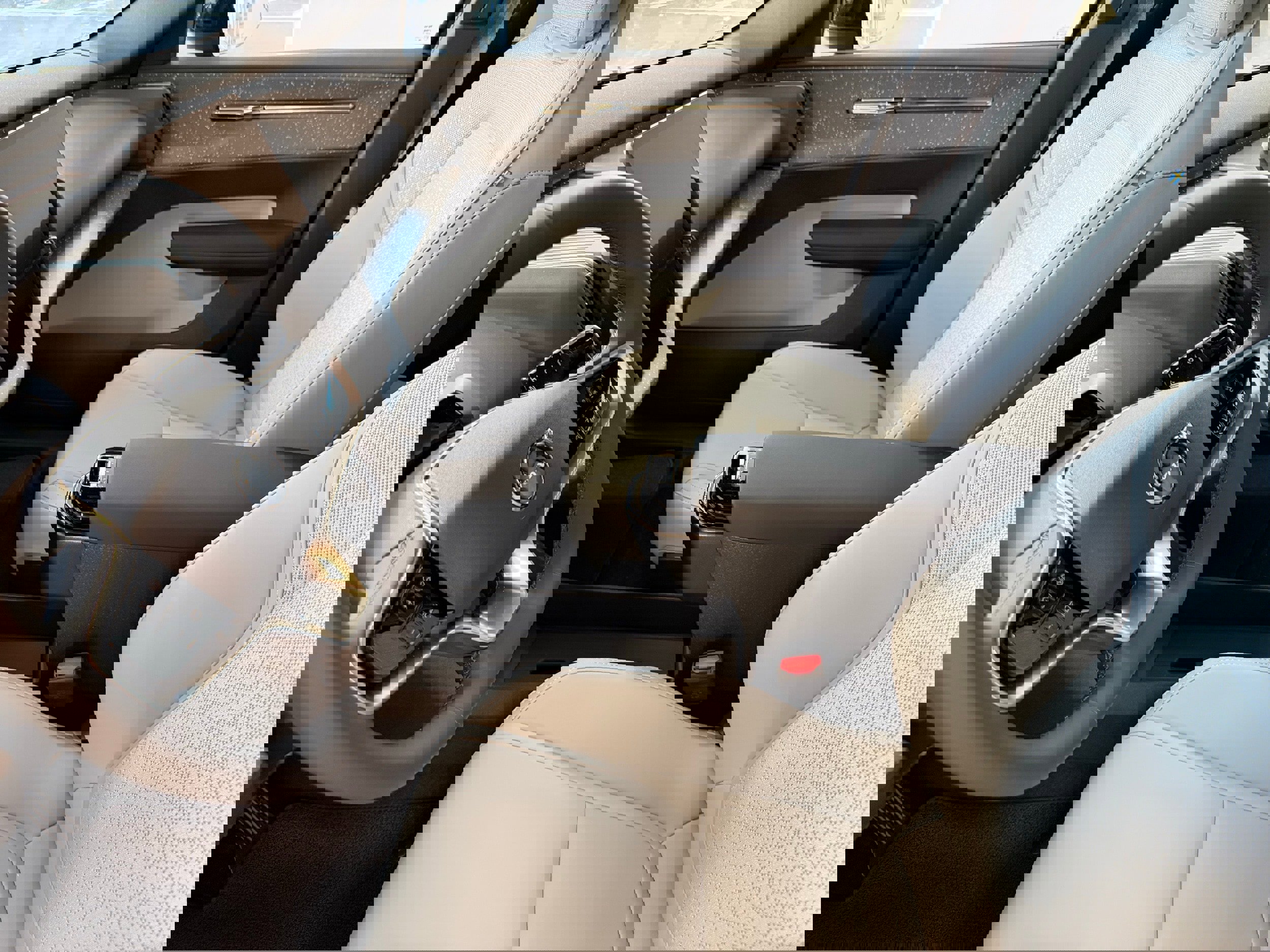 New 2026 Volvo EX30 Ultra w/ Climate Package image 12