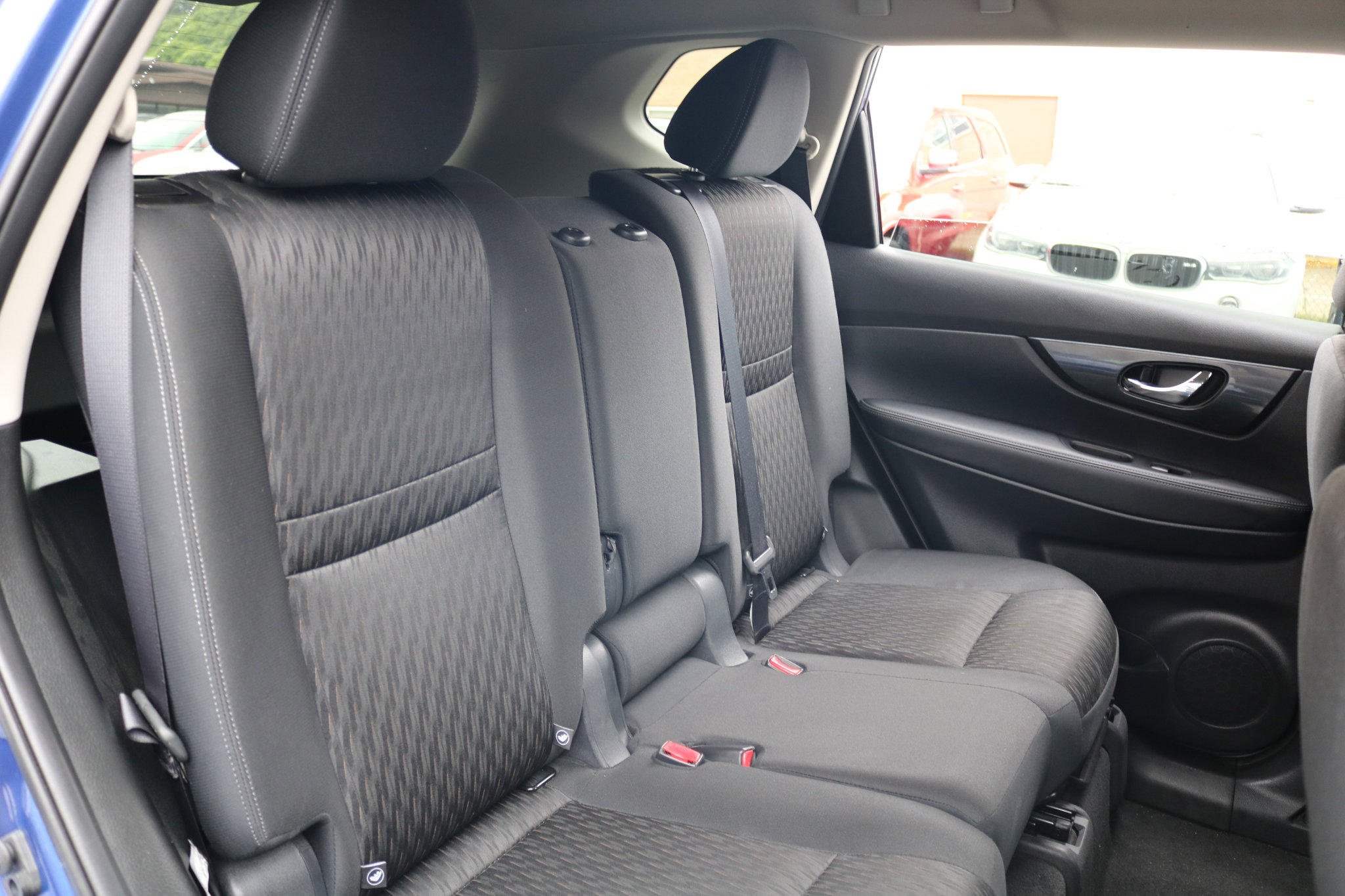 Used 2019 Nissan Rogue SV image 40