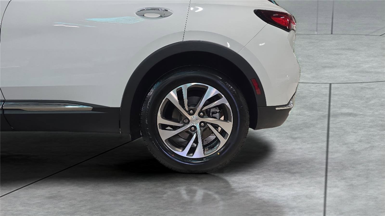 Used 2021 Buick Envision Essence image 31