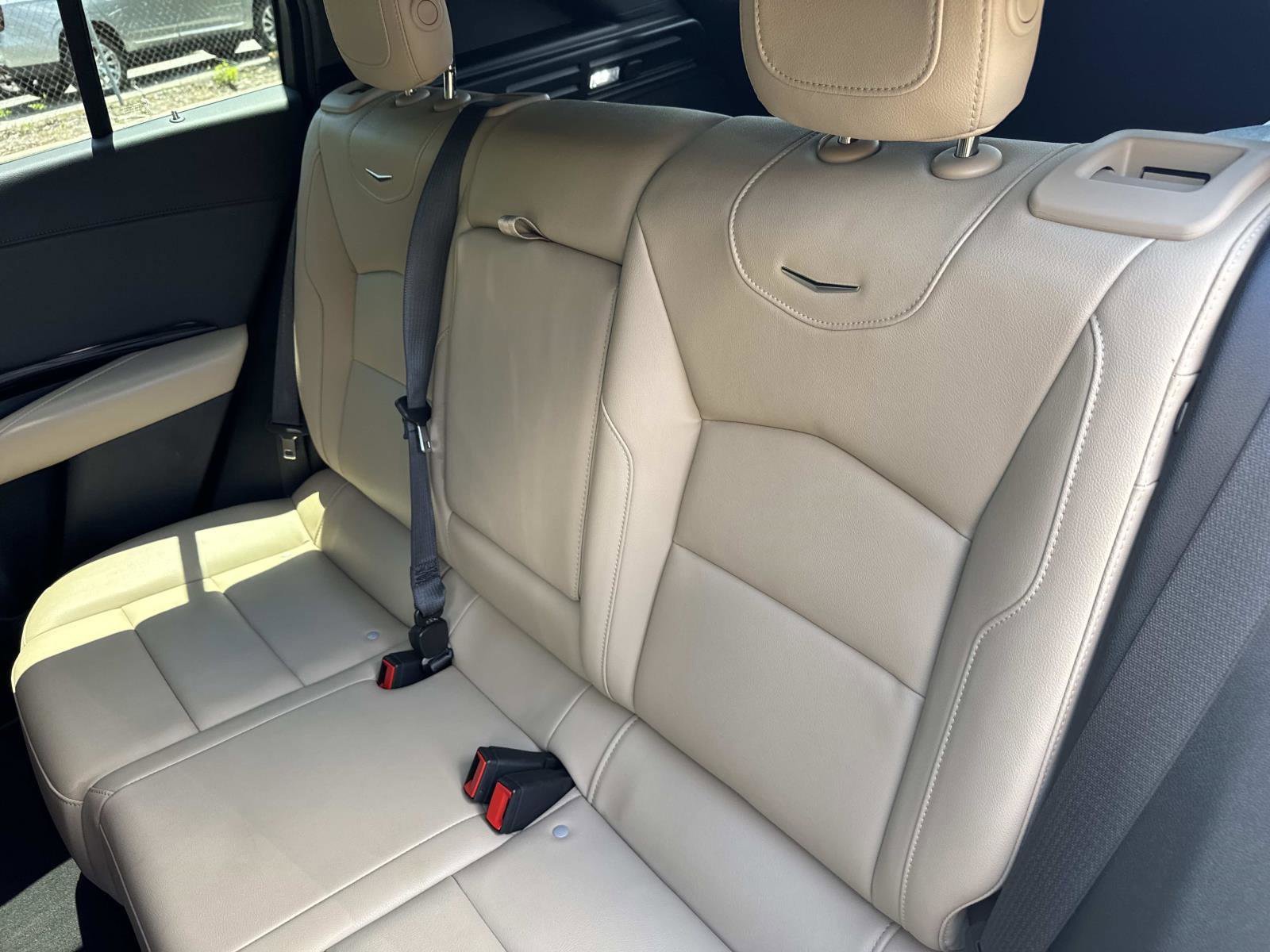 Used 2024 Cadillac XT4 Luxury w/ Cold Weather Package FWD image 14