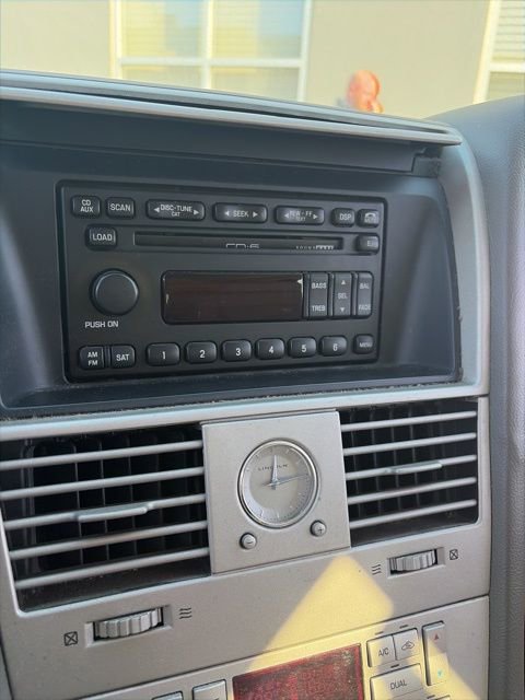 Used 2004 Lincoln Aviator AWD image 16