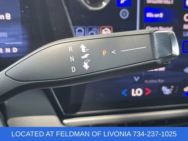 Used 2024 Chevrolet Equinox EV RS FWD image 16