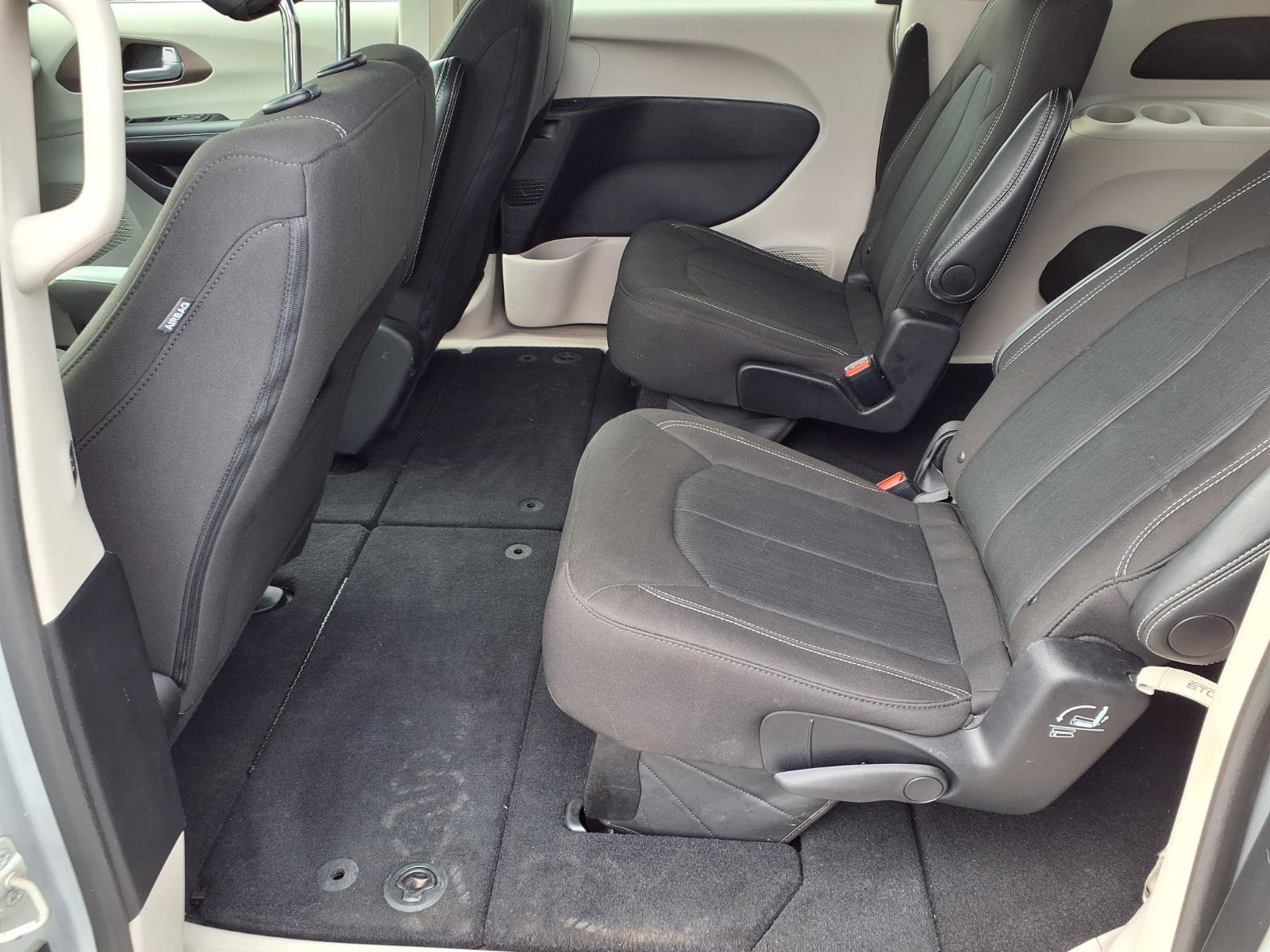Used 2024 Chrysler Voyager LX FWD image 7