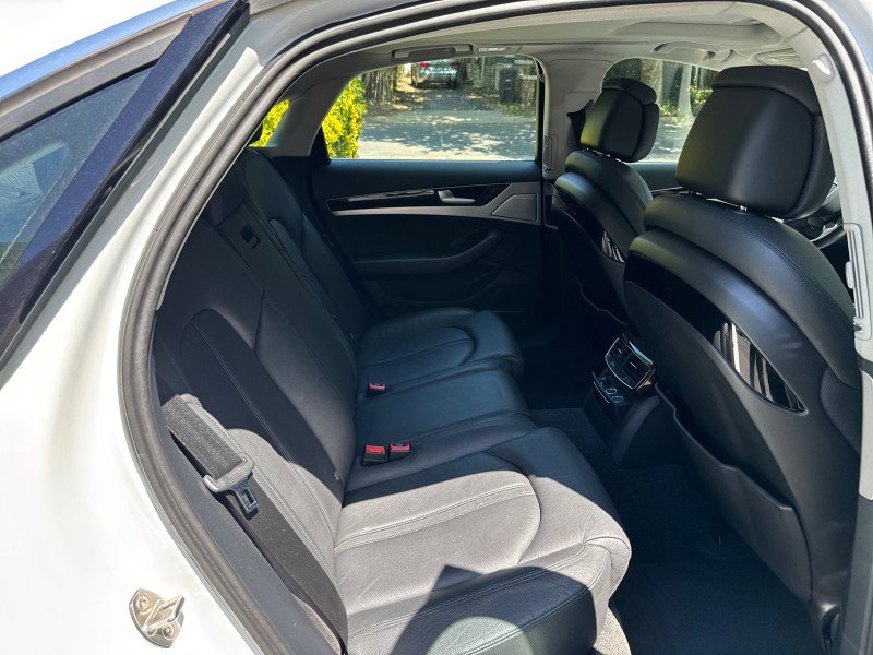 Used 2013 Audi A8 3.0T w/ Convenience Pkg AWD/4WD image 39