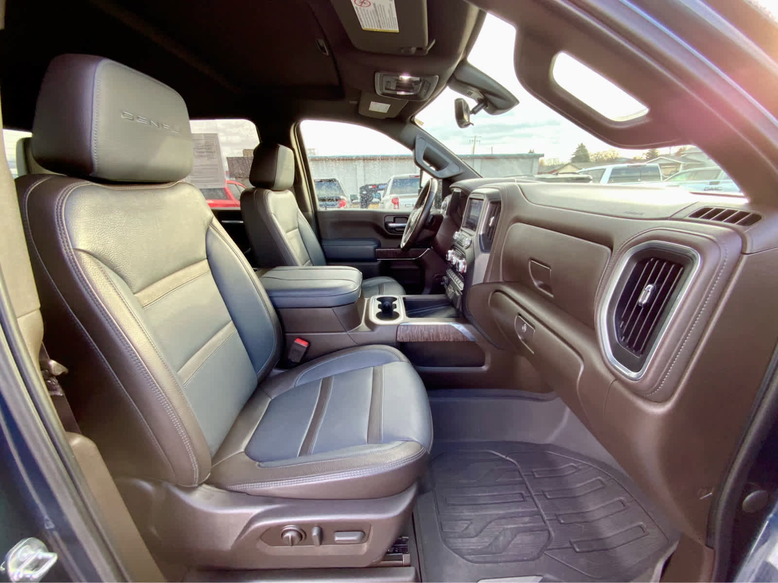 Used 2023 GMC Sierra 3500 Denali w/ Denali Ultimate Package image 25