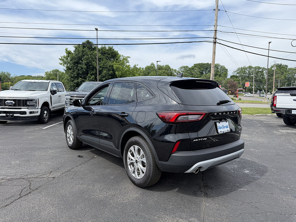 Used 2025 Ford Escape Active w/ Cold Weather Package AWD/4WD image 4
