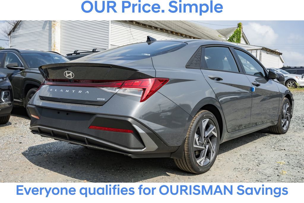 New 2025 Hyundai Elantra SEL image 4