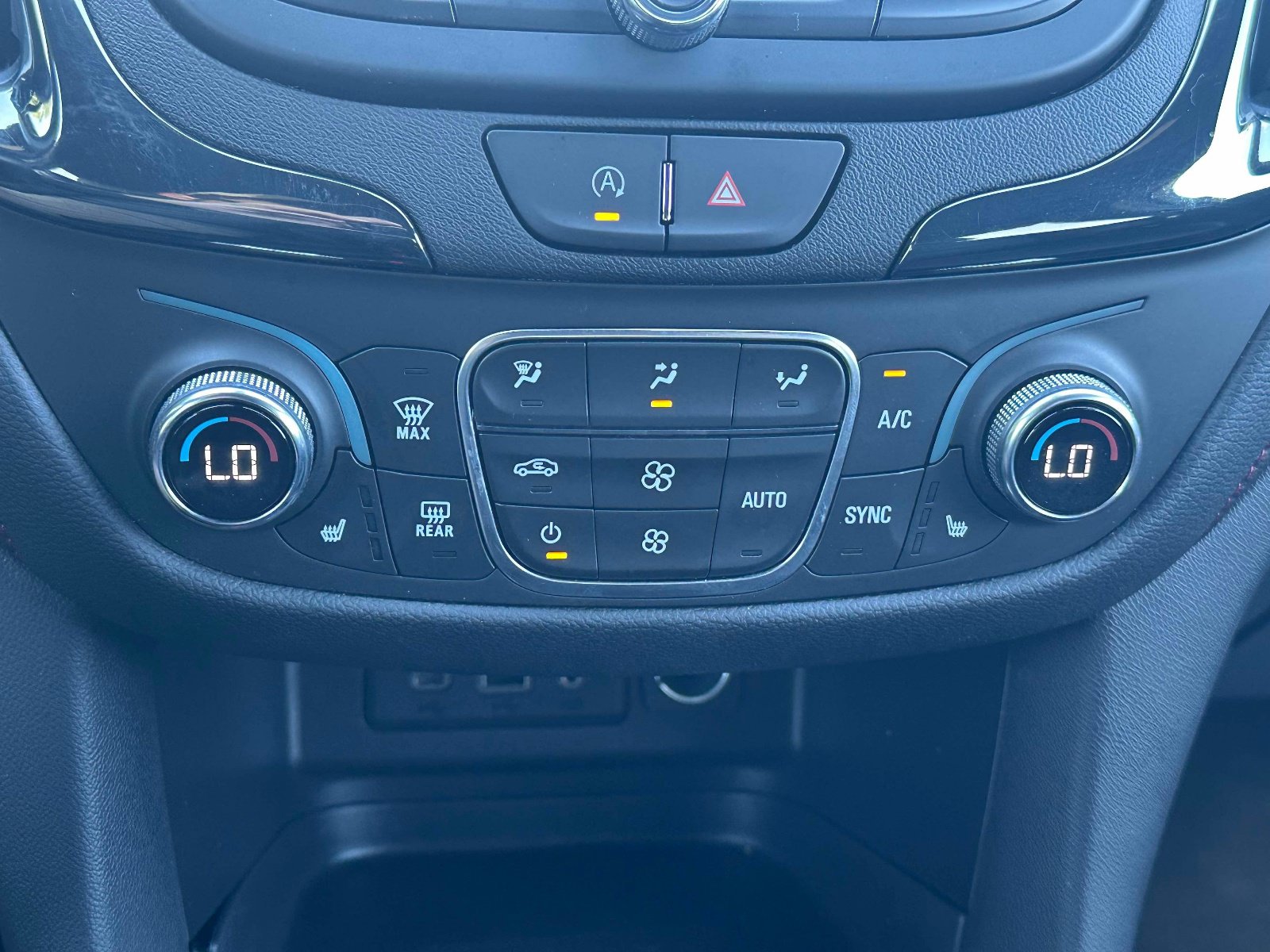 Used 2023 Chevrolet Equinox RS w/ RS Leather Package FWD image 13