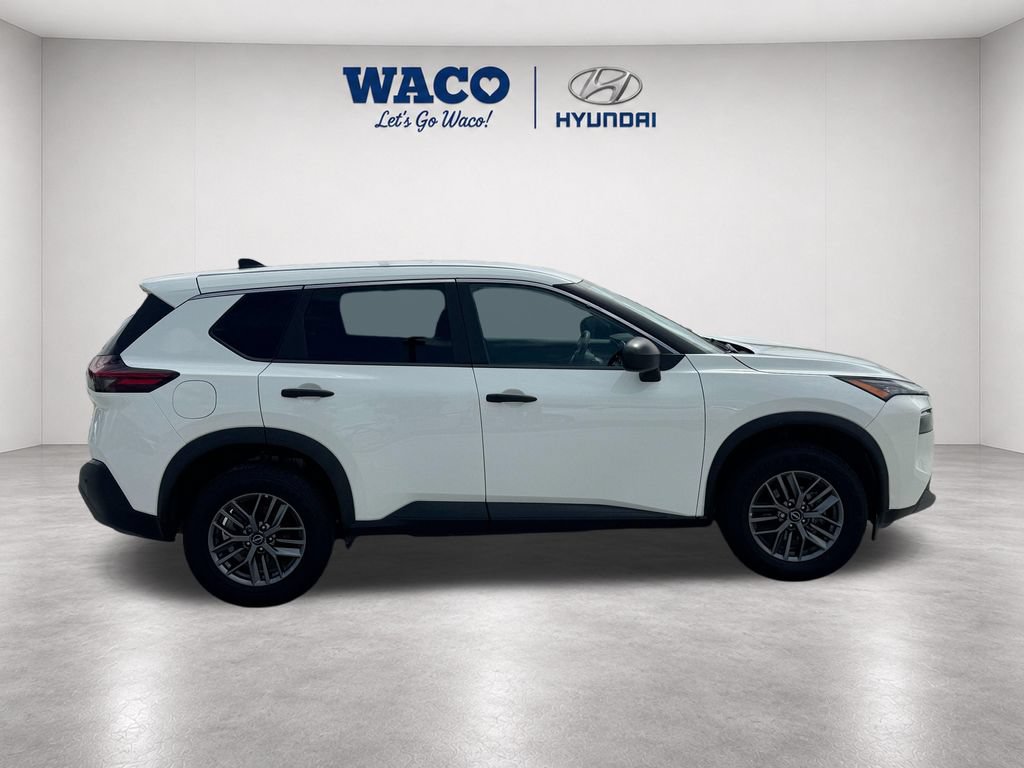 Used 2023 Nissan Rogue S AWD/4WD image 9