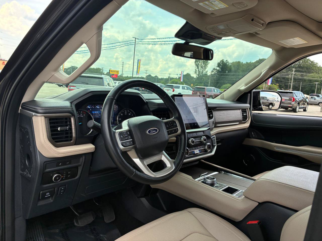 Used 2024 Ford Expedition Limited RWD image 14