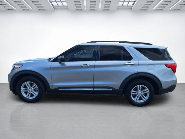 Used 2024 Ford Explorer XLT w/ Equipment Group 202A AWD/4WD image 7