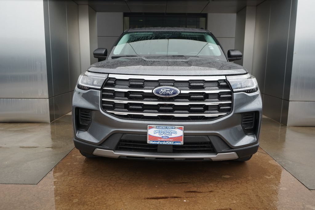 New 2026 Ford Explorer Active RWD image 4