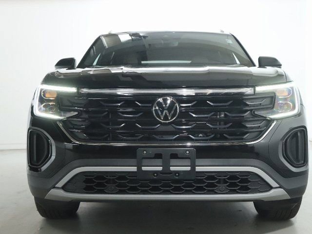 Used 2025 Volkswagen Atlas Cross Sport SE AWD/4WD image 5