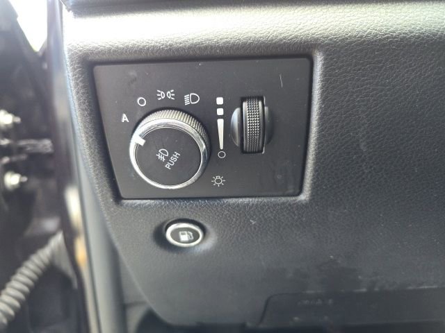 Used 2019 Jeep Grand Cherokee Limited AWD/4WD image 11