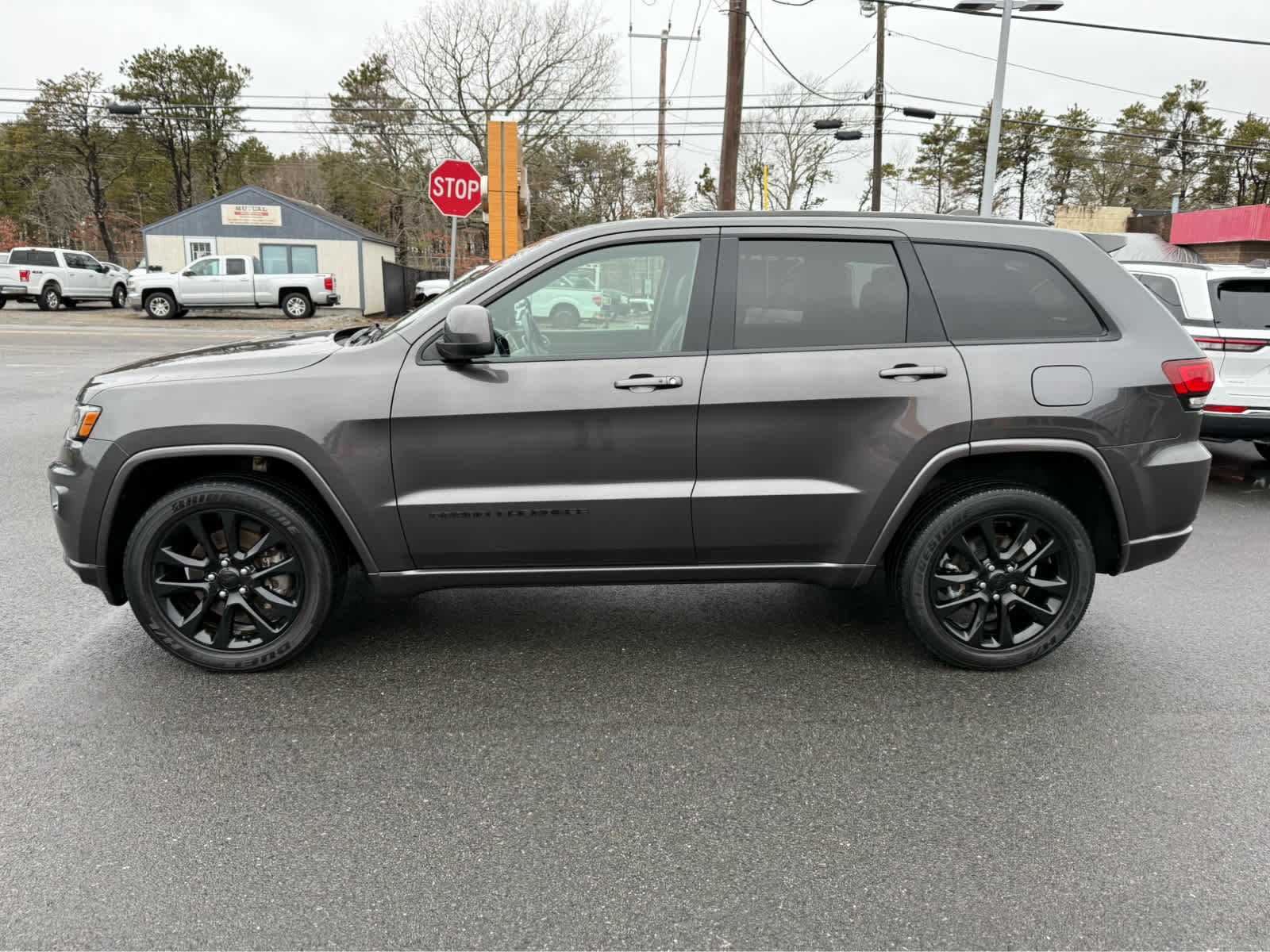 Used 2021 Jeep Grand Cherokee Laredo X image 5