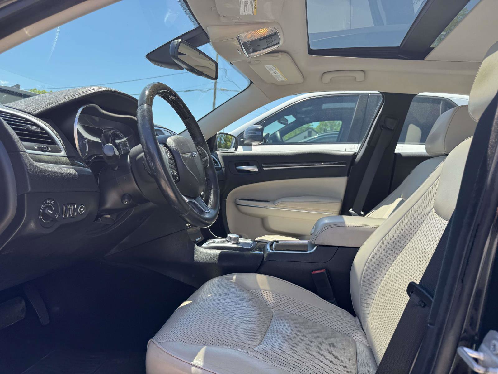 Used 2016 Chrysler 300 C AWD/4WD image 12