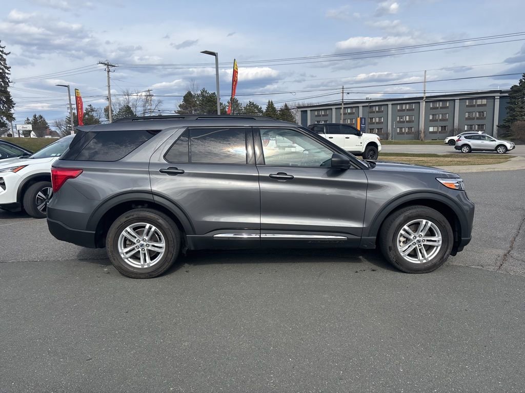 Used 2023 Ford Explorer XLT w/ Equipment Group 202A AWD/4WD image 15