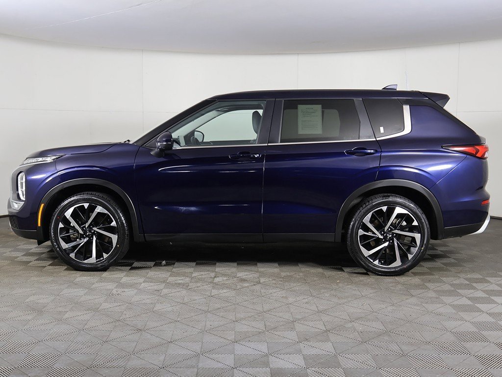 Used 2024 Mitsubishi Outlander SE image 18