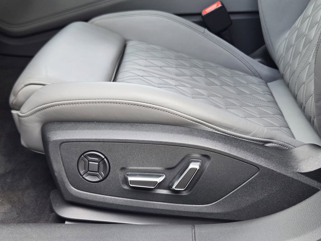 Used 2023 Audi S7 Prestige w/ Prestige Package image 31