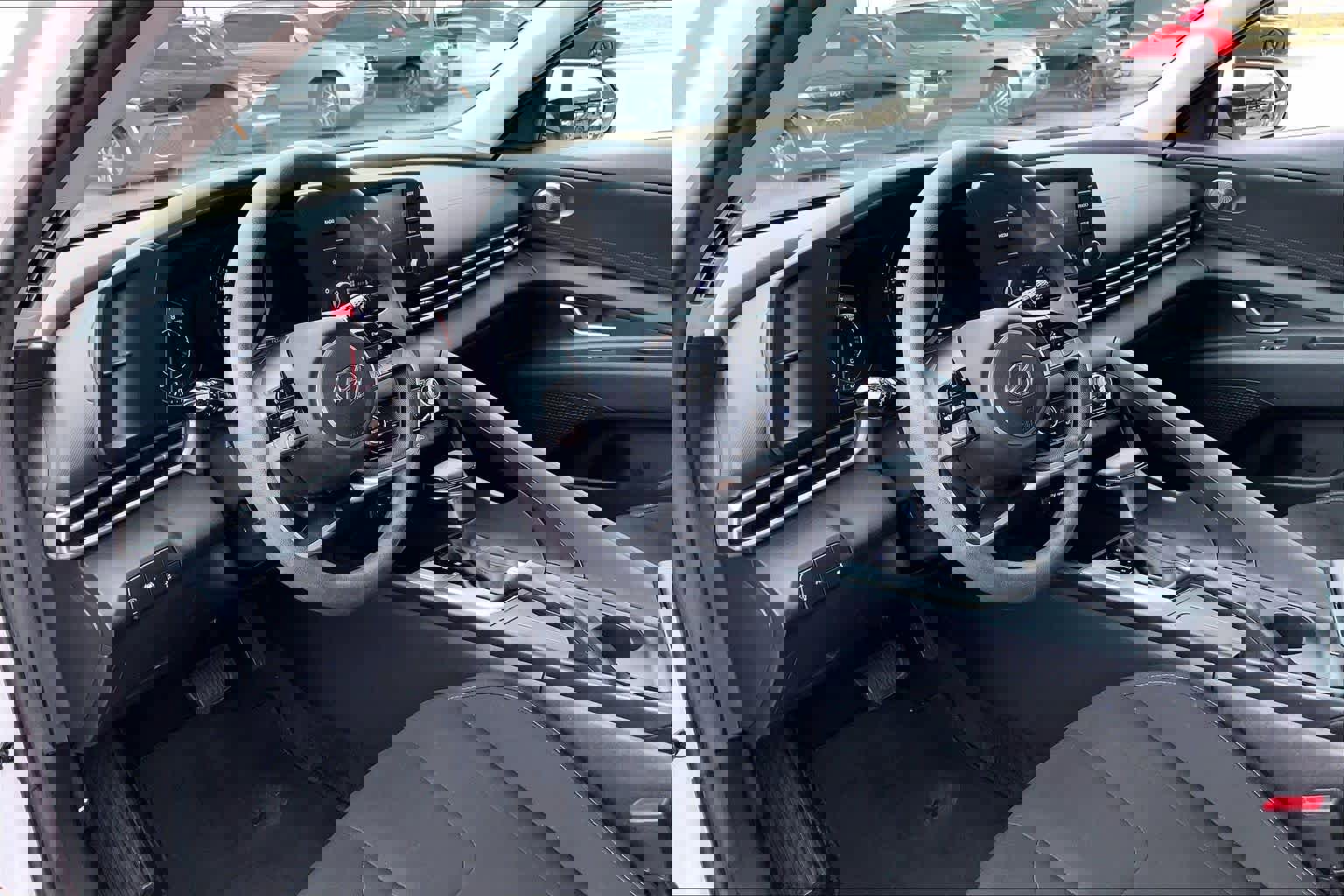 Used 2023 Hyundai Elantra SEL image 15